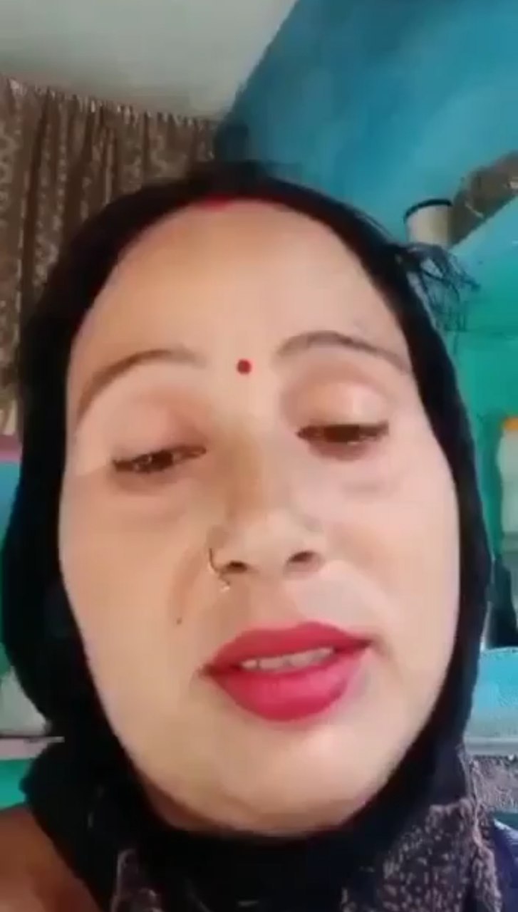 Bhabhi ka doodu dekh ko_MdiskVideo_1650cf27bb1864.jpg